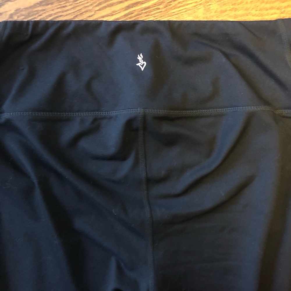 Torrid Active Crop Side Pocket Legging Black Nylo… - image 8